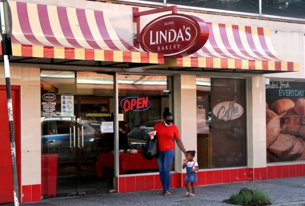 Gunman Robs Linda’s Bakery, Escapes with $11,300