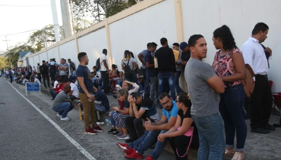 Trinidad Cuts Venezuelan Work Permits by 82% Amid Concerns