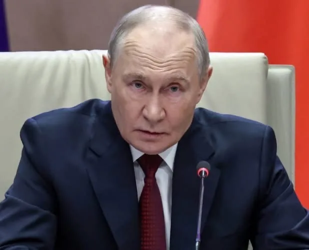 Putin Warns Europe of ‘Absolute Defeat’ in War