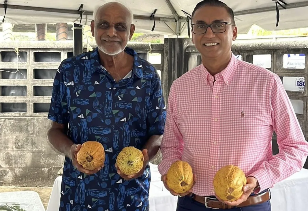 Minister Ratiram Urges Farmers to Use Alternative Fertilisers