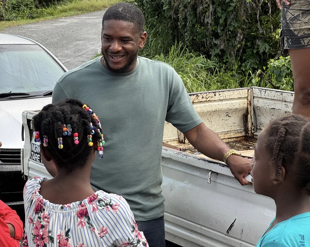 Community Advocate Delivers Christmas Cheer to Bethesda/Les Coteaux