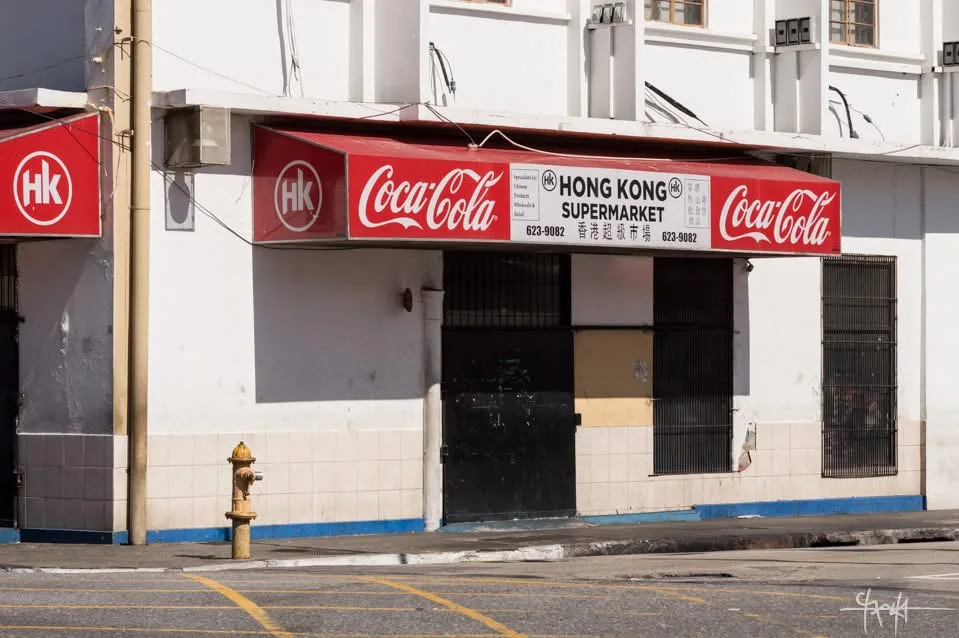 Daylight Robbery at South Quay: Woman’s Gold Chain Snatched