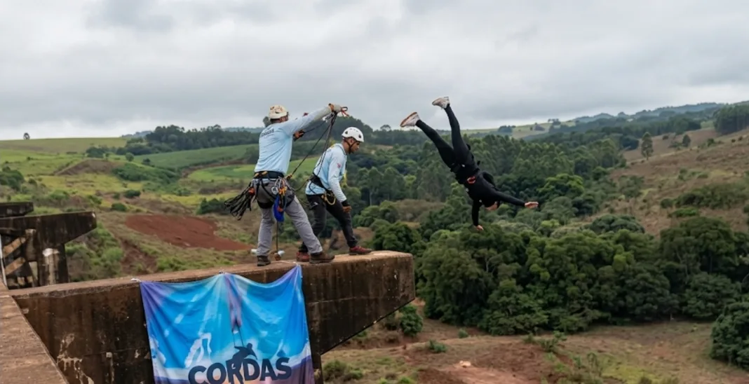 Tragedy Strikes as Safety Oversight Leads to Bridge Jump Death in Brazil