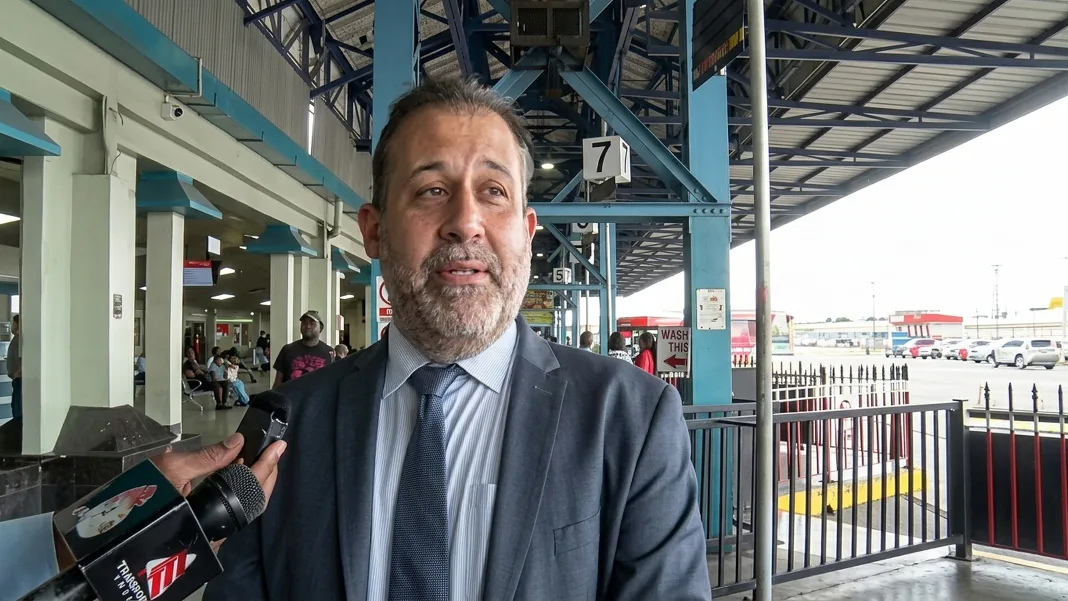 Minister Zakour Praises PTSC Amid Maxi-Taxi Protests
