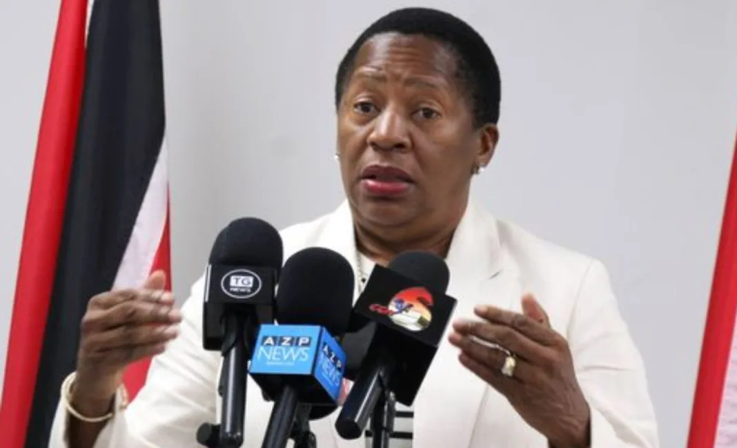 Opposition Leader Urges Dismissal of Housing Ministers Amid Contract Scandal