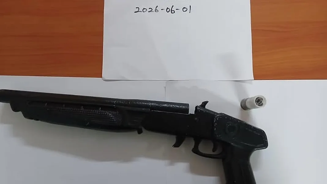 Police Arrest Man After Gun and Ammo Found in Meten-Meer-Zorg