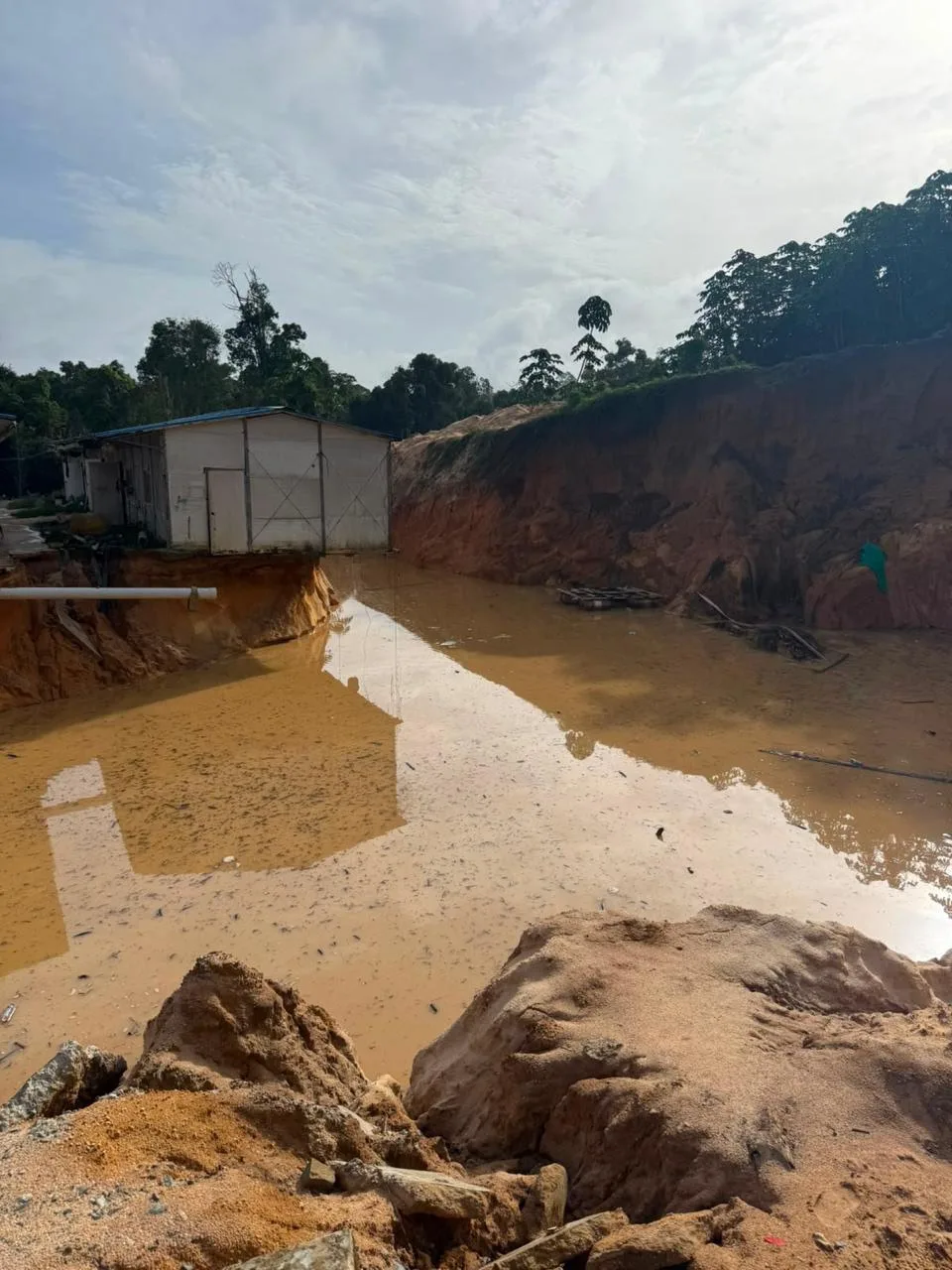 Guyana: Alphonsos and Azruddin Mohamed Dispute Gold Mining Rights in Guyana