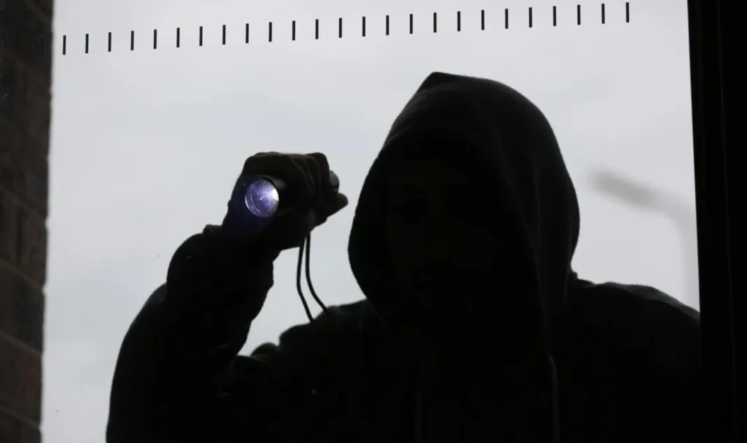 Burglars make off with nearly $17,000 in tools from San Juan business