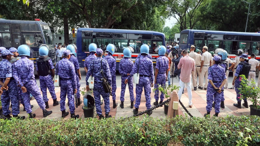 Modi-Shah Government Accused of Calling Protesters ‘Cockroaches’ in Scathing Article