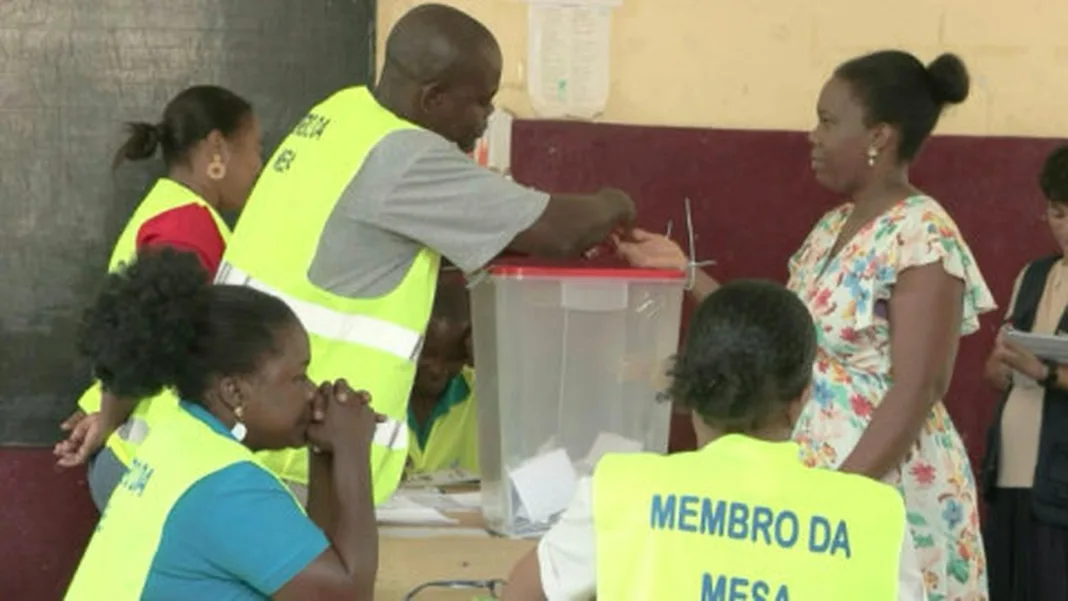 Peaceful Voting Marks São Tomé and Príncipe Elections as Candidates Cast Their Ballots