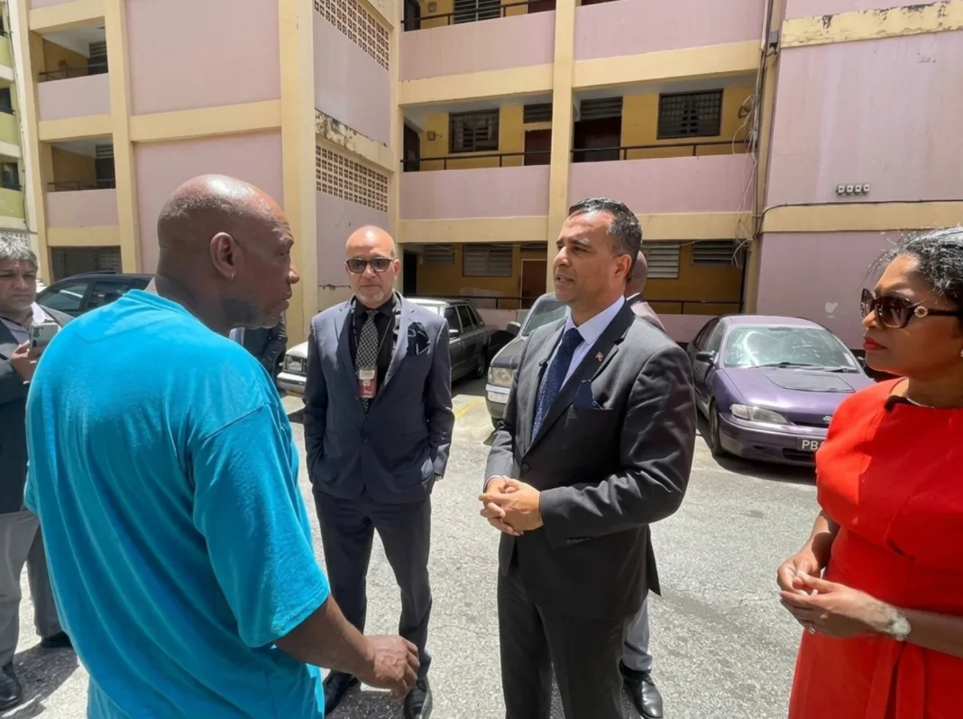 Housing Ministry Halts Illegal Vehicle Repairs at HDC Residential Site