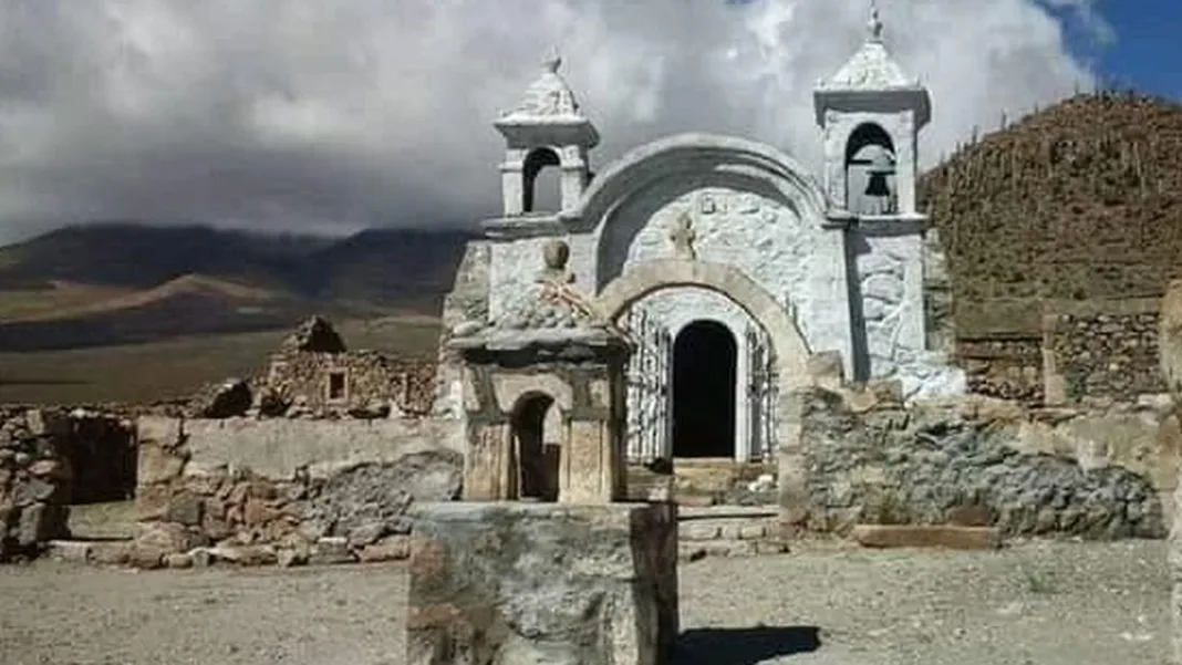 Monumento olvidado: la iglesia de Pella en Llica se deteriora sin intervención estatal