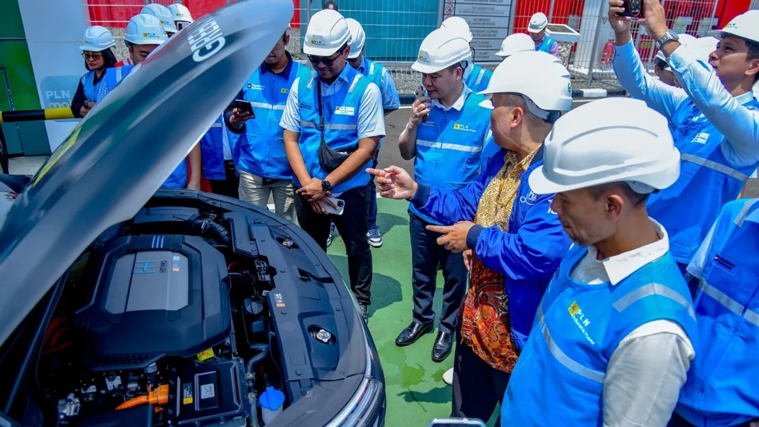 PLN Rayu Produsen China, Jepang, Jerman untuk Hadirkan Bus Hidrogen di Indonesia