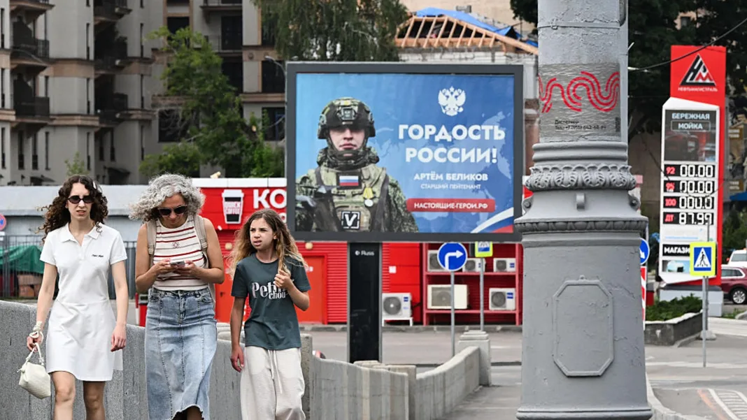 Time for West to Crush Putin’s War Economy, Major Article Argues