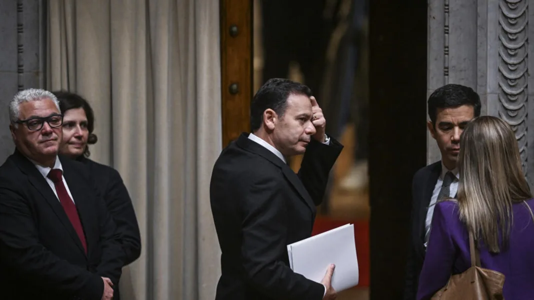 Portugal’s Government Accused of Prioritizing Propaganda Over Action in Scathing Editorial