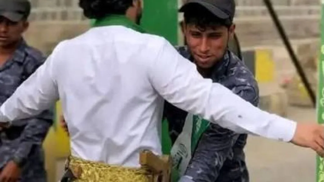 [Controversial Video Shows Body Searches at Mawlid Celebration in Yemen