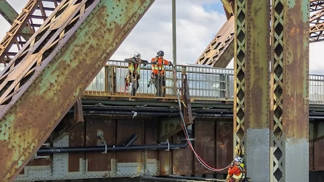Quebec Bridge rehabilitation work now in full swing