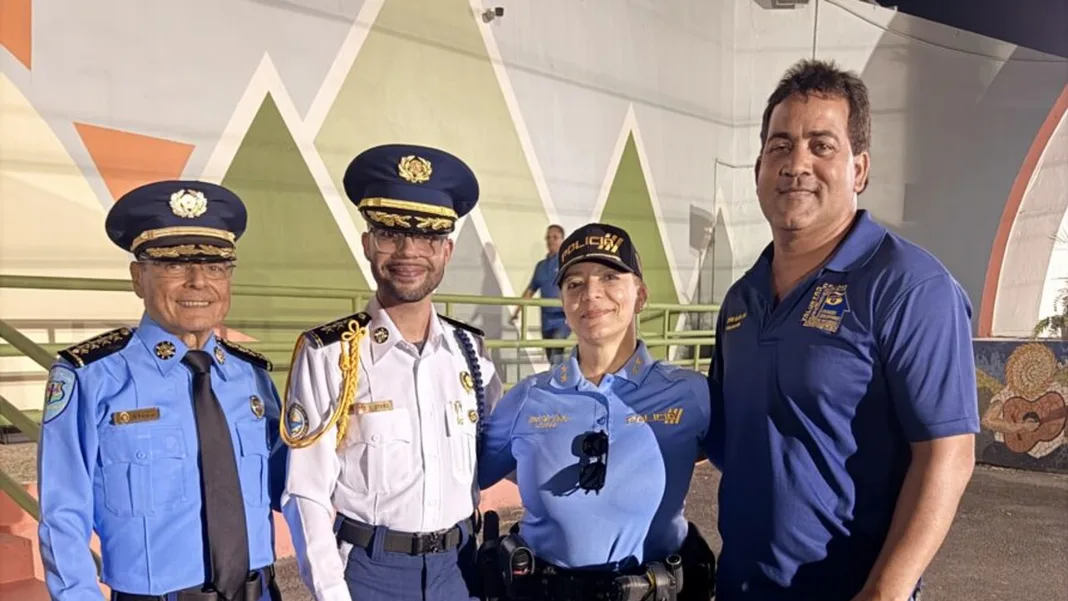 PolicÃa del área de Humacao celebra Noche Nacional Afuera