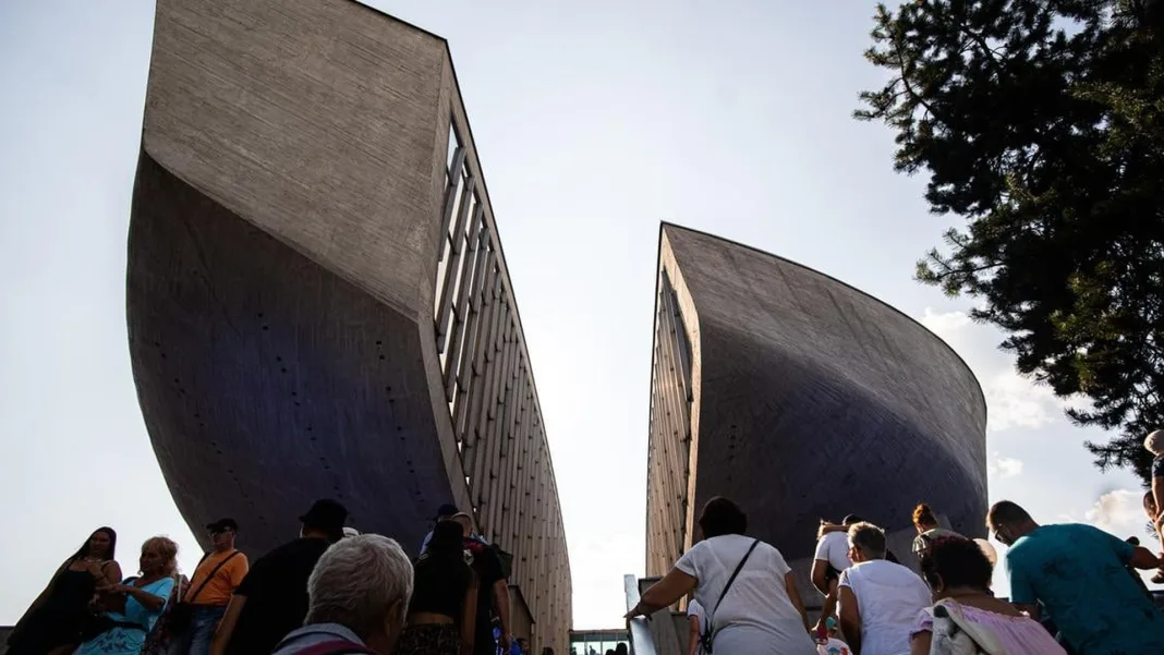 News digest: Slovakia prepares to celebrate the SNP. The cost is proving controversial