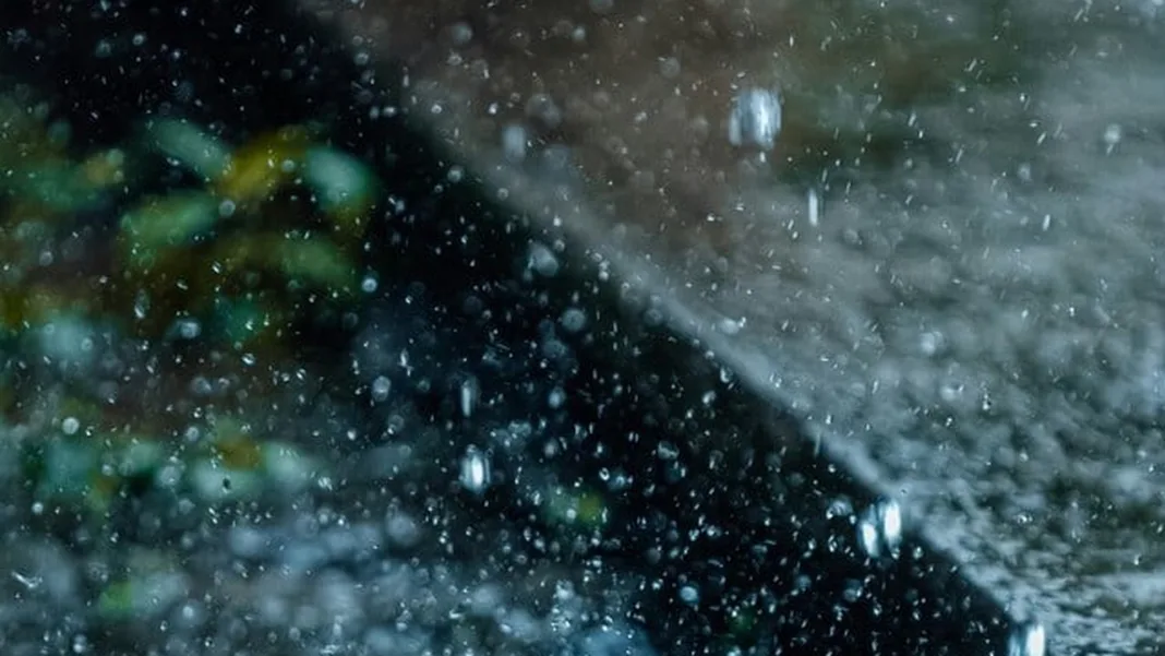 Polar low crosses, rain to return