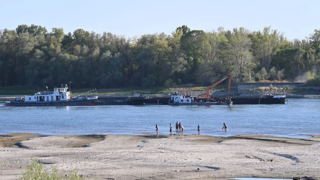 Government sinks barges in Danube to protect nuclear plant output