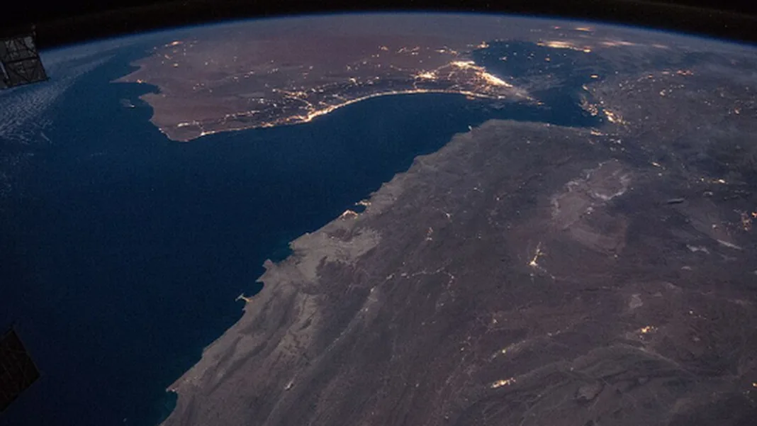 Iran, Oman discuss managing Strait of Hormuz shipping corridor