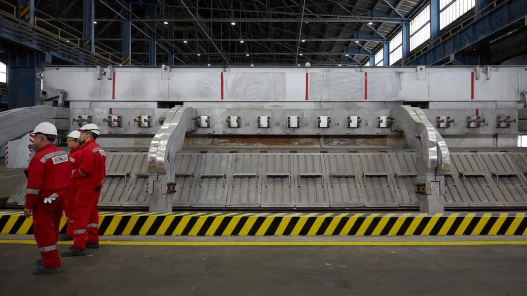 After three years, Slovalco fires up its aluminium furnaces