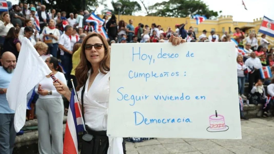 “I want to live in a democracy”: Protesters take to the streets to defend democracy in Costa Rica.