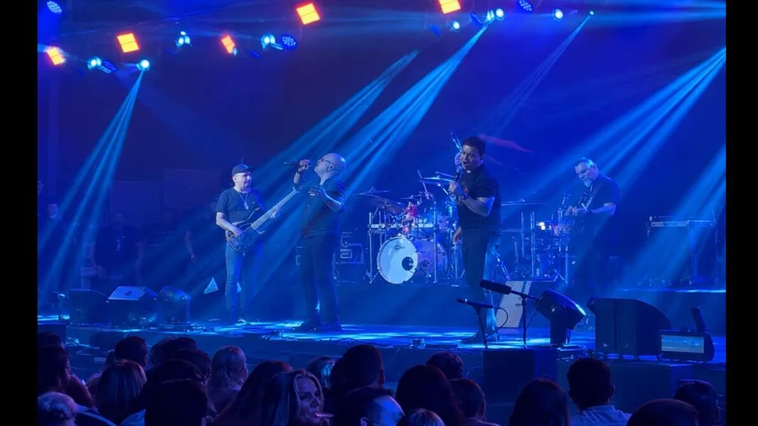 Rick & Renner e Gian & Giovani agitam Campo Grande em noite sertaneja memorável
