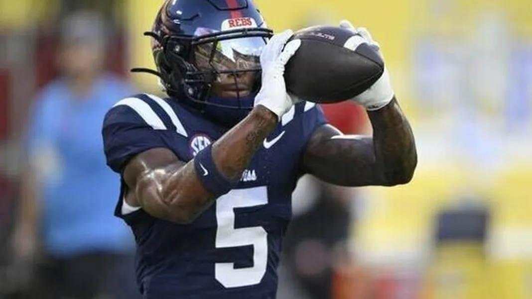Reports: Ole Miss RB Kewan Lacy leaves game vs. Louisville with leg bruise