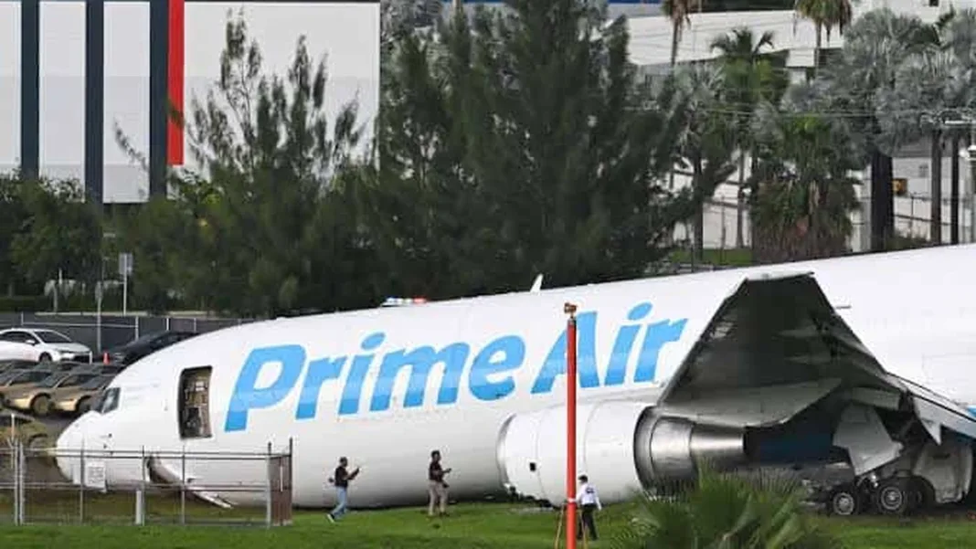 Avión de carga de Amazon se sale de pista en Miami y deja al menos cinco muertos