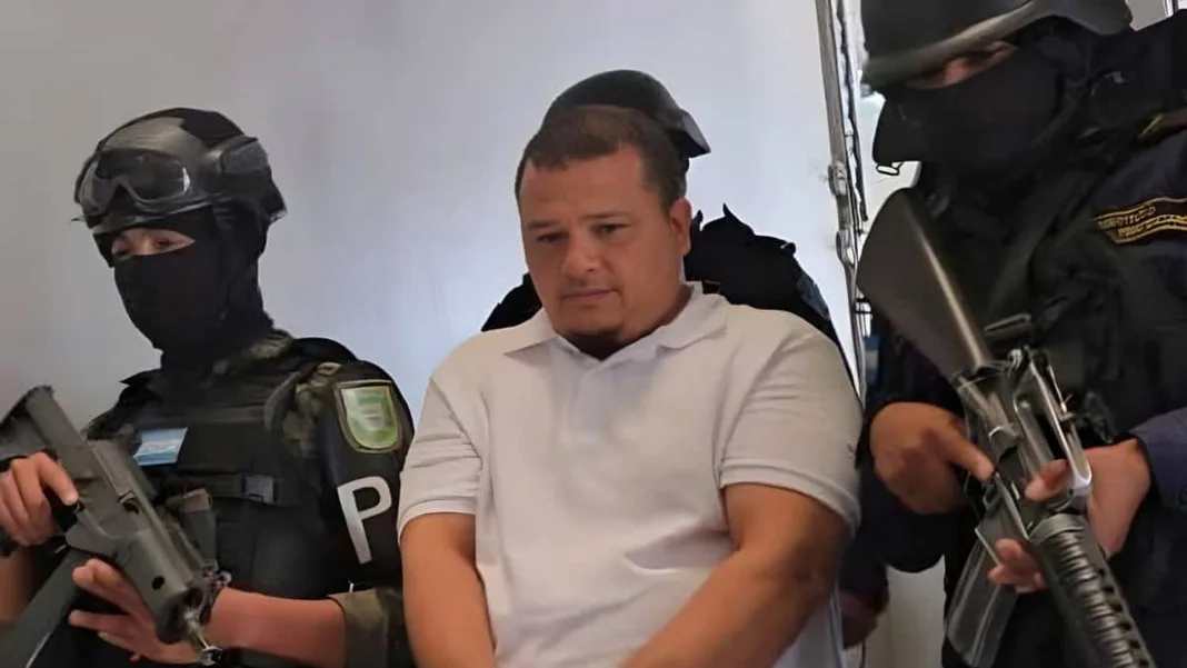 Iván Velásquez Castro es evaluado por especialistas de Medicina Forense