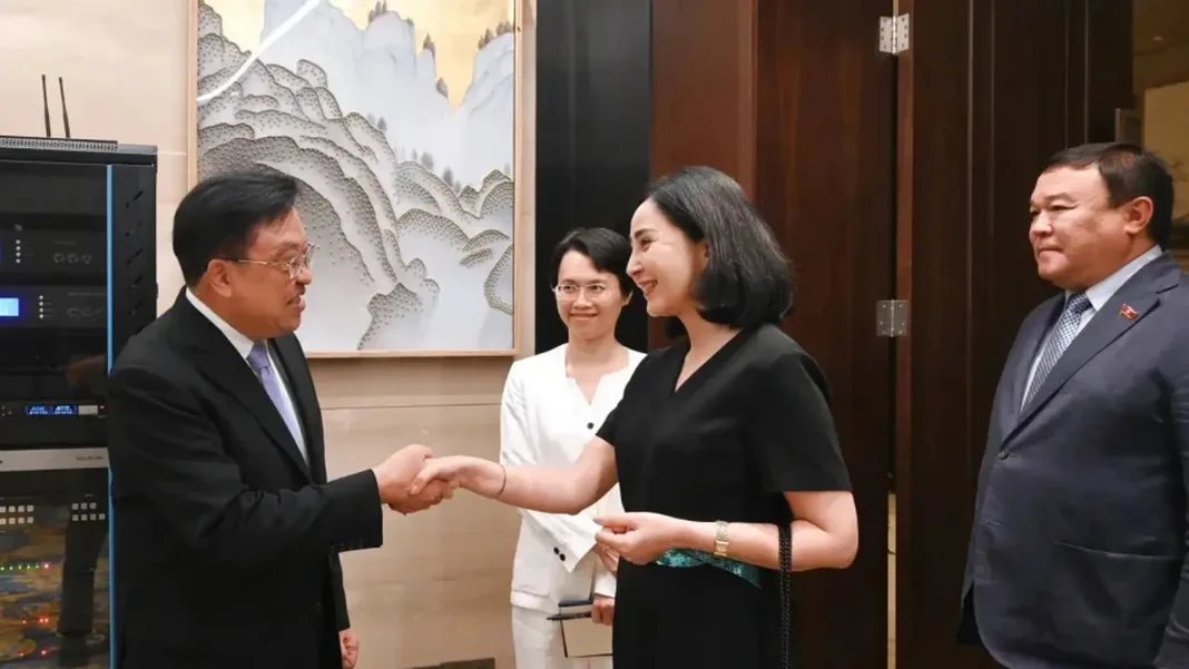 Kyrgyzstan and China agreed to open direct flight from Bishkek to Sanya