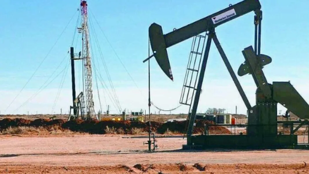 Oil climbs above $100 as Middle East supply risks mount