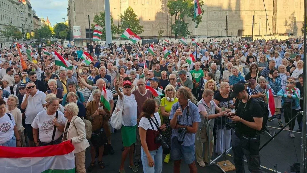 Right-wing civic rally calls for unity and self-renewal ahead of 2030 elections