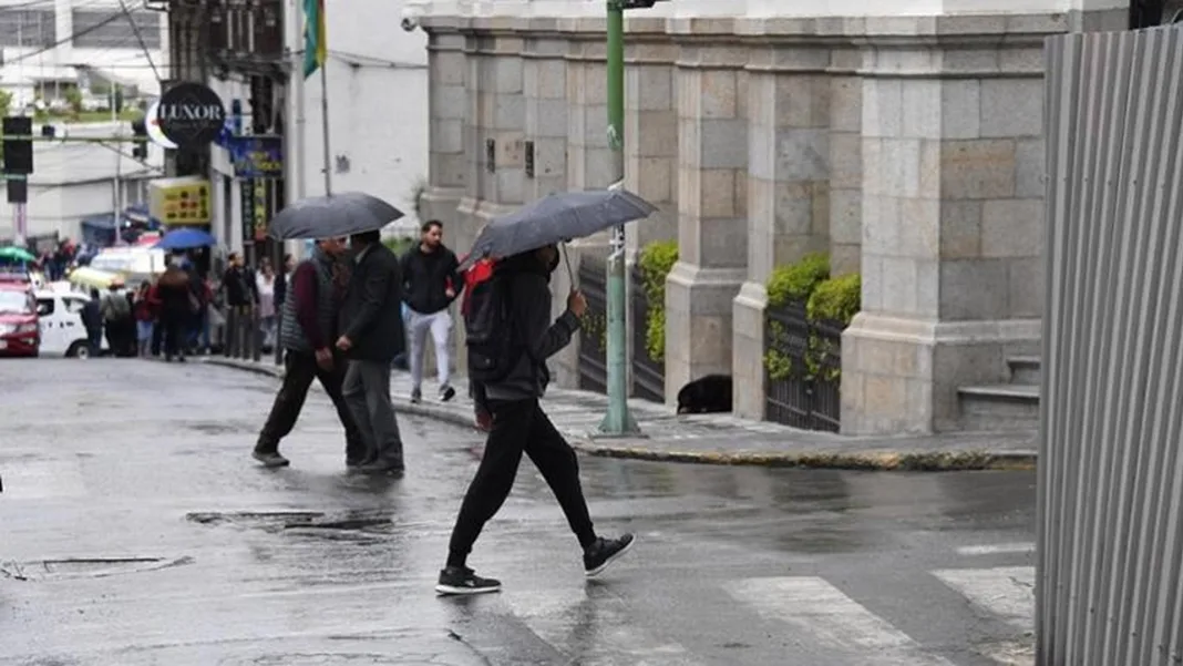 Lluvias y tormentas marcarán la jornada en varias ciudades de Bolivia