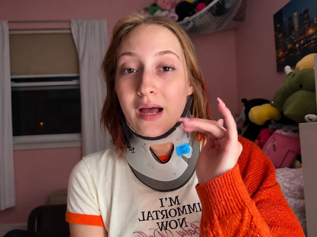22-Year-Old Says Doctors Told Her Nothing Can Be Done As Her Body Fails From Ehlers-Danlos Syndrome