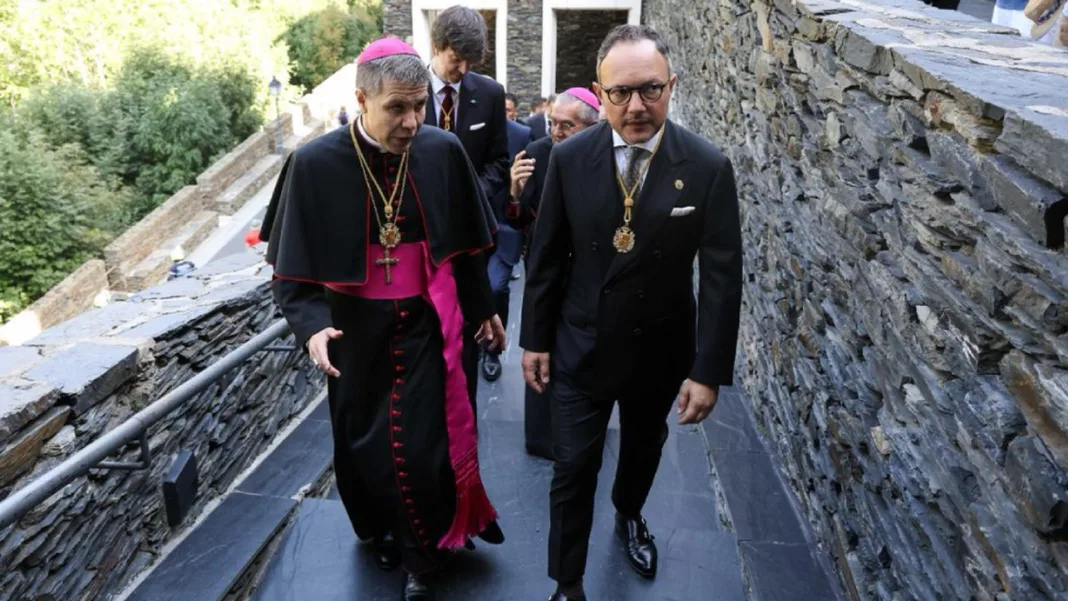 Espot situa la pràctica d’avortaments al país com la «línia vermella» que podria conduir a l’abdicació del copríncep