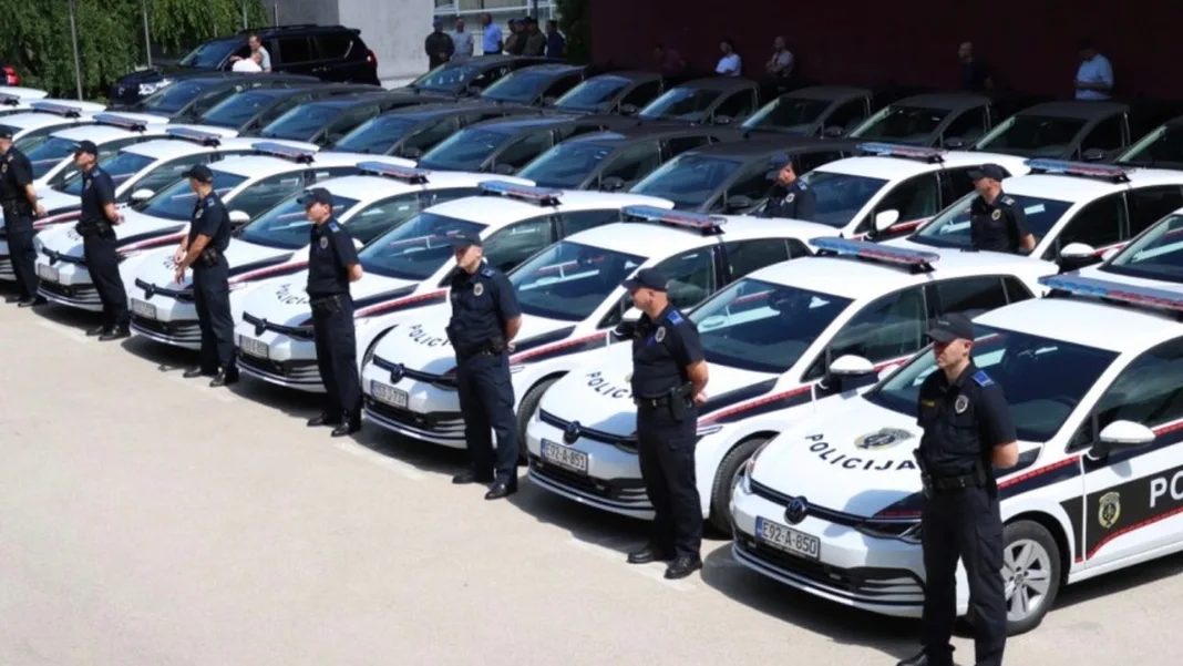 A large Parade of Police Forces “From the first Call to the Defense of the State”