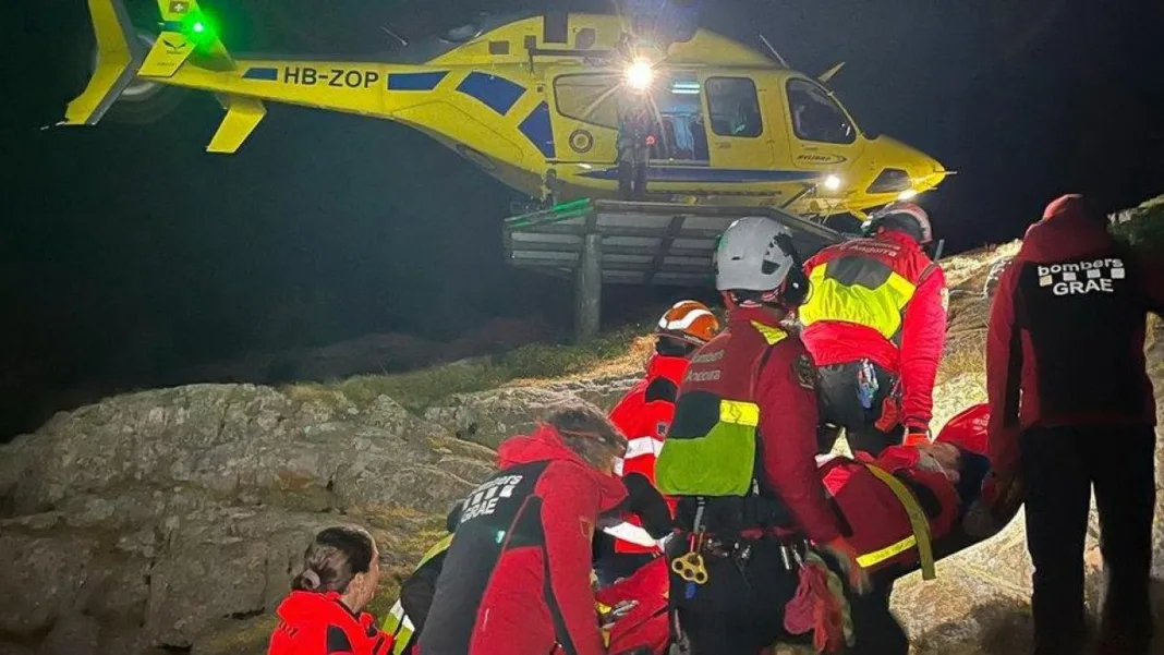 Els bombers rescaten de matinada un home al refugi de Certascan, al Pirineu català
