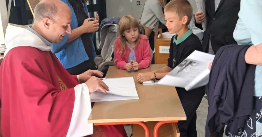 V župniji Ljubljana Sv. Križ izdali zbornik Na stičišču zemeljskega in večnega
