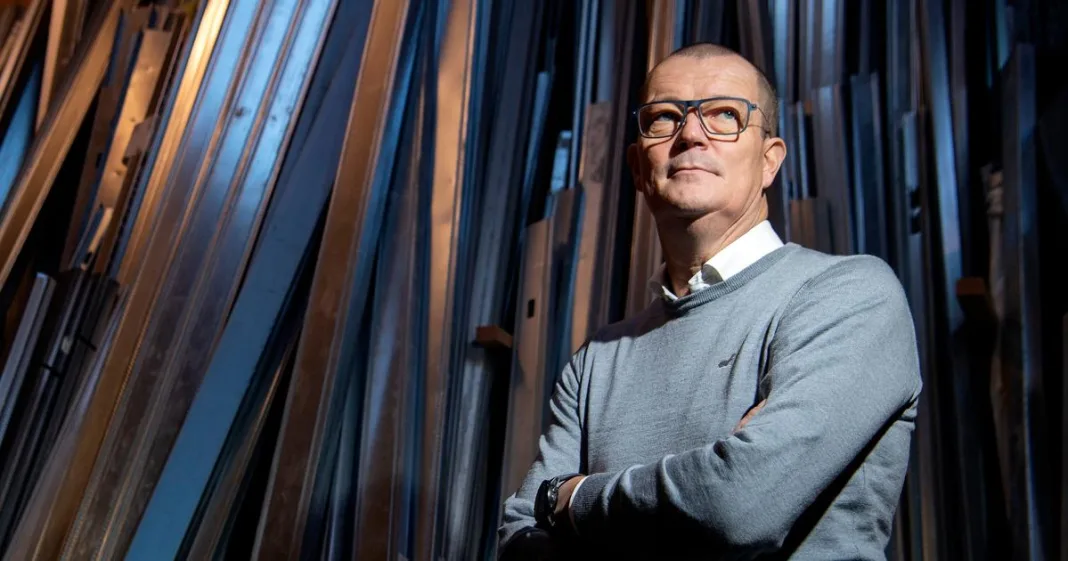 Han har bygget virksomheden op om sig selv i 30 år. Nu skal han gøre sig selv overflødig