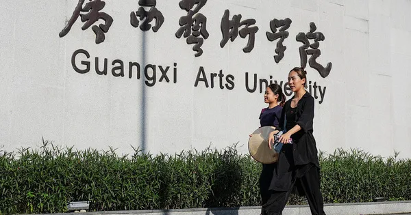 “Laowai” in China | Choreographer bridges Chinese and Vietnamese cultures through dance