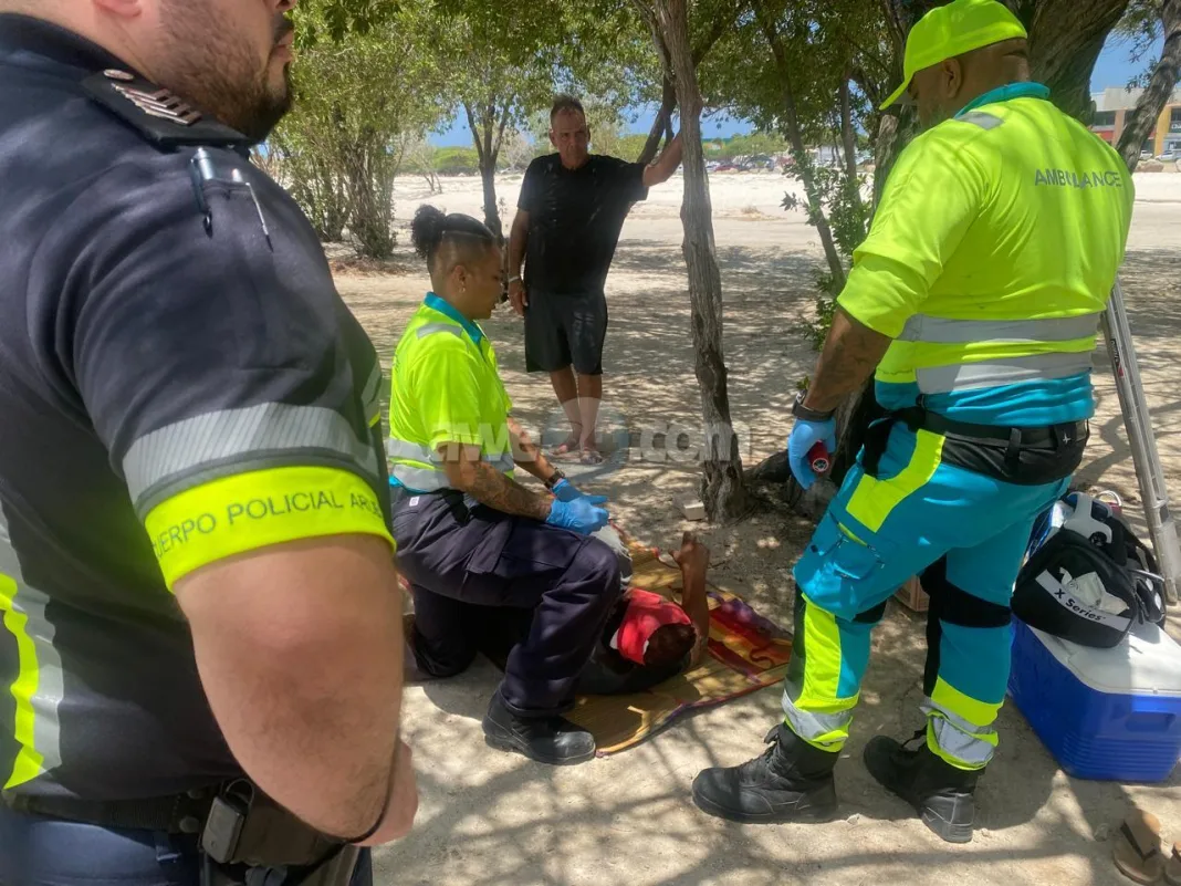 Homber a slip na e beach dilanti Bushiri cay kap su cabes formalmente