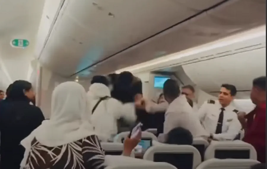 Passengers Fight on Biman Bangladesh Airlines Flight in Circulating Video