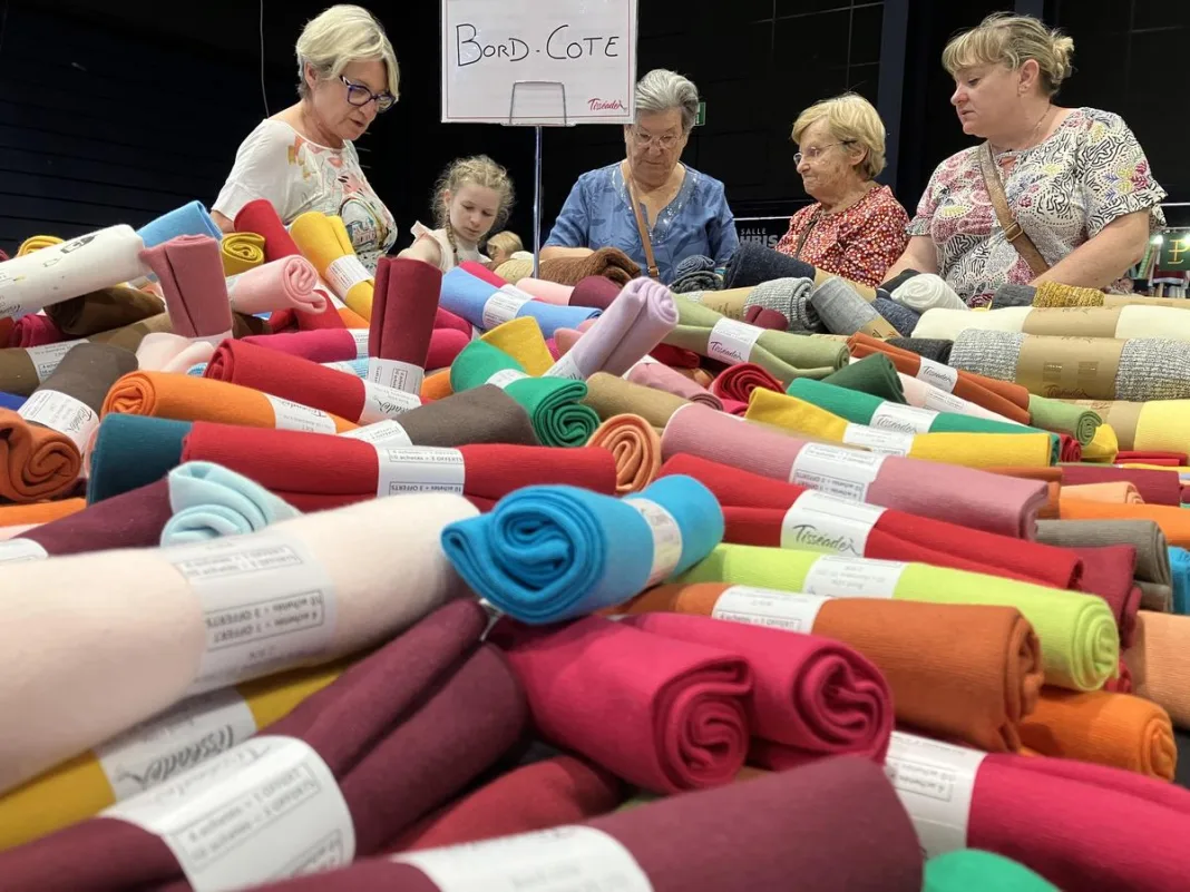 Tisséade tisse le lien entre les couturières à l’espace Carat