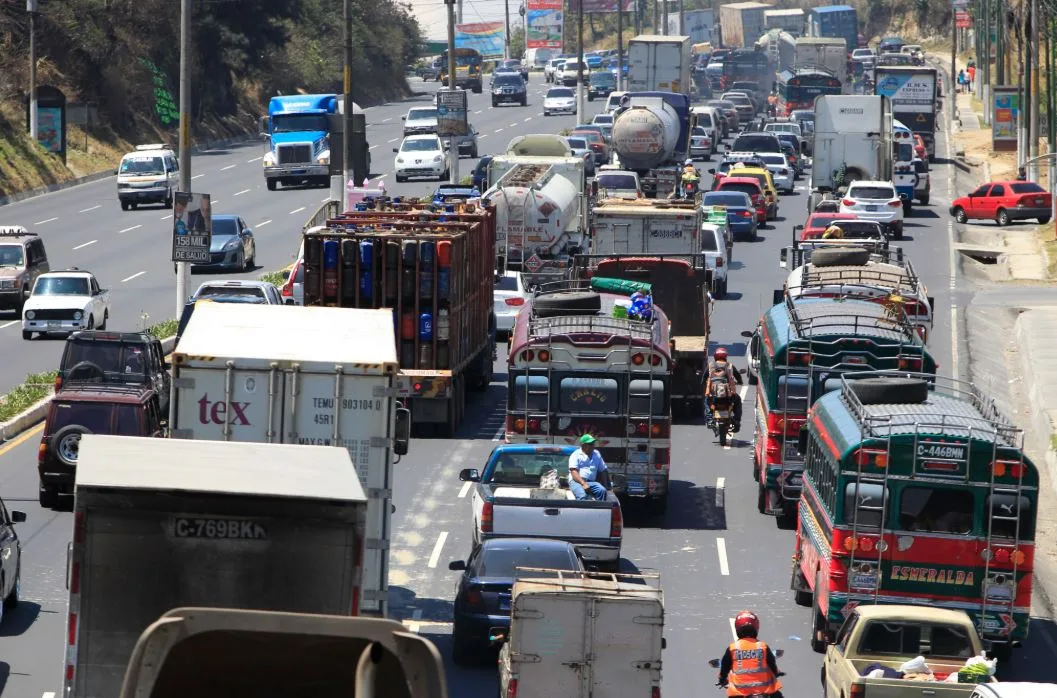 Combustibles en Guatemala: el diésel casi duplica su precio y las gasolinas suben más de 60%