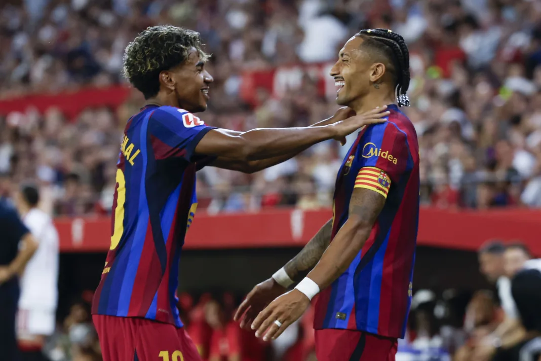 Video: Hat-trick de Raphinha le da al Barcelona la victoria 3-1 sobre el Sevilla en LaLiga
