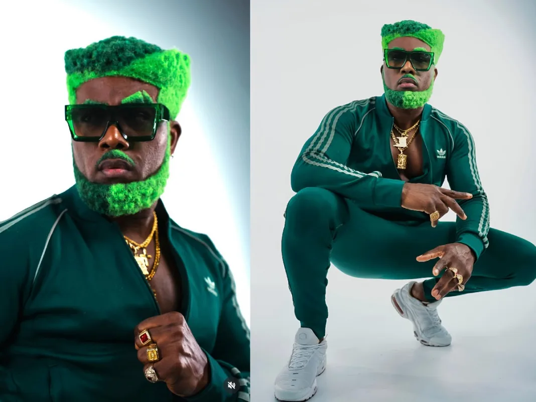 Swappi debuts a vivid green look as his latest promotion continues.