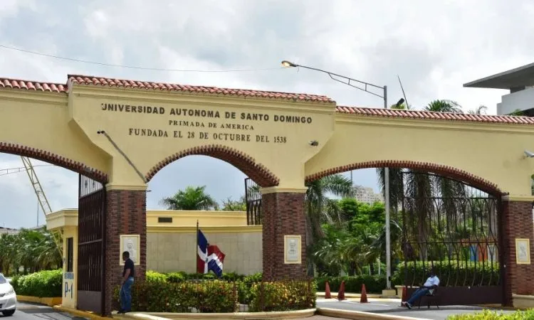 UASD suspende docencia y labores administrativas por lluvias e inundaciones